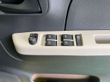 パワーウィンドウ付き☆運転席で全部の窓を開閉することが可能!!
