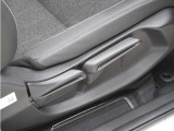 ◆シートハイトアジャスター◆運転席を上下に高さ調節ができます!運転ポジションを体格に合わせてシート調整できます。