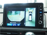 ◆マルチビューカメラシステム◆運転席から見づらい前後左右を、ナビ画面の映像で確認。見通しの悪い交差点や狭い道でのすれ違い、駐車などをサポートします。