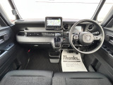 ドライバー目線の画像です。室内や視界もとても広いため運転しやすいですよ。ぜひご来店の際はお掛け下さい。