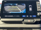 バックモニターを搭載し、駐車時の安全をサポートします。後方視界の確認を助け、スムーズな車庫入れを実現します。