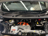 電気自動車のメンテナンスは日産にお任せください。電気自動車を知り尽くしたプロが最新の機器を使ってお車の点検・整備を実施します。エンジンオイルなどがないので、メンテナンス費用が安いのも魅力的です。