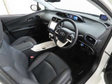 シンプルで使いやすいデザインの運転席です。