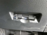 高速道路を賢く使うETC2.0装備です。高速道路とクルマが情報を連携して渋滞の迂回ルートや災害時の適切な誘導をしてくれたりします。
