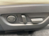 【運転席パワーシート&ドライビングポジションメモリー機能】運転手にあったシートパターン設定可能です。