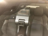 【カメラ一体型ドライブレコーダー(ナビ連動タイプ)】前方録画タイプ。ナビで録画ファイルの再生、設定変更の操作などが可能です。駐車時録画機能付です。機能の詳細は展示店舗までお尋ねください。