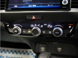 フルオートエアコン搭載。好みの温度に設定するだけで、風向や風量を自動でコントロール!いつでも快適な車内環境に。さらに、体を直接温めるシートヒーター付きで寒い季節も暖かく過ごせます。