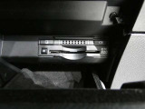 高速道路を賢く使うETC2.0装備です。高速道路とクルマが情報を連携して渋滞の迂回ルートや災害時の適切な誘導をしてくれたりします。