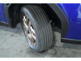タイヤサイズは225/55R18です。