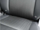 ◆ISOFIX◆シートベルトいらずでチャイルドシートと固定金具を連結するだけでガッチリ固定できます。