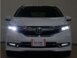 LEDヘッドライト(オートハイビーム機能付)が搭載されており、遠くまで明るく均一に照らし、高速道路等での安心感が向上しております。