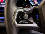 アクティブクルーズコントロールは前車追随機能付きで、快適かつ安全にドライブできます。