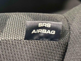 車両側方からの衝撃を緩和するSRSサイドエアバッグ(運転席/助手席)に加えて,SRSカーテンシールドエアバックも標準装備