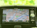 目的地までのルートをスムーズに案内してくれるので、運転中でも安心して操作できます。カーナビの情報を確認しながら快適なドライブをお楽しみください。