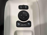 オート格納機能付きミラー キーフリーシステムのドア施錠に連動して自動的に格納!乗降時のミラー操作の手間が省けて便利です♪閉じ忘れを防げるほか、降車の直前まで後方の確認ができます!!