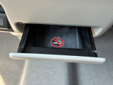 カードや駐車券、キーケース、リップクリームなど、散らかりがちな小物をひとまとめに収納。使いたい物を使いたいタイミングでスッと取り出せる快適さを実現♪&ldquo;あって良かった&rdquo;を実感できる気配り収納です。