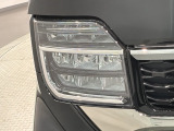 LEDヘッドライトは、点灯の瞬間から最大光量を発揮し、突然暗くなるトンネルなどでの安定感を高めます。