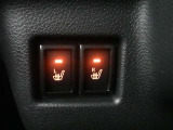 運転席&助手席にはシートヒーター付きです