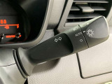 車外の明るさによって自動で点灯・消灯するオートライト