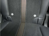 ◆ISOFIX対応◆シートベルトいらずでチャイルドシートと固定金具を連結するだけでガッチリ固定できます。