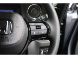 Hondaセンシングの機能のひとつ、アダプティブクルーズコントロール付!アクセルから足を離しても設定したスピードと前車との車間を保ち走行してくれます!車線維持もアシスト☆高速道路で疲労軽減ですね☆