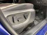 パワーシート搭載。微妙な調整が手軽にでき、ピッタリのポジションで運転することが可能です。