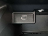 ポータブルBlu-ray/DVDプレーヤーなどの機器を接続できるHDMI端子が装備されています。