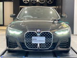 【キドニーグリル】BMWの代名詞。一目見ただけでBMWであると認識できる確固たるアイコンとして存在感を放ちます。キドニーグリルは80年以上続く伝統の形でございます。変わらないこだわりのデザインです