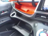 車検証などの保管に便利な小物入れがついています