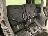 リアシート座面を持ち上げると、背の高い荷物を積むのに便利なトールモードに変身します!多彩なシートアレンジで使い勝手良好!