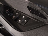 当社BMW認定中古車は全車保証付きでございます。また保証料金や整備費用はお見積書内の諸費用・税金に追加計上する事はございません。認定中古車保証付きのお支払総額でお見積りご依頼の上、他店とお比べください