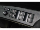 運転席はオート機能付のパワーウィンドウです!