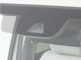 ◆Honda SENSING◆ カメラ等装置で精度の高い検知能力を発揮、安全運転を支援します。ステアリング上のコントローラーに注目!