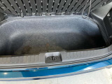 荷室部下部にはちょっとした小物を収納できるアンダーボックスがあるので荷室を広く使えます。