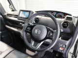 ◆視界広々で非常に運転しやすくロングドライブでも疲れを感じさせないすっきりとまとまったインパネ周りです。