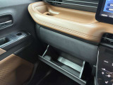 車検証ケースもすっぽりグローブボックス★