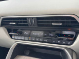 【エアコン/シートヒーター】オート式エアコンは操作性もバッチリ!運転席助手席にはシートヒーターが、座面と背もたれをすばやく温め、寒い時期にも快適な運転環境を提供します。