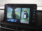 ◆マルチビューカメラシステム◆運転席から見づらい前後左右を、ナビ画面の映像で確認。見通しの悪い交差点や狭い道でのすれ違い、駐車などをサポートします。