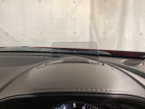 車速などを表示してくれるアクティブ・ドライビング・ディスプレイ。視線や焦点調節が少なく済み、気持ちよく安全に運転を楽しめます。