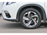 純正18インチアルミホイール、タイヤサイズ 225/55R18