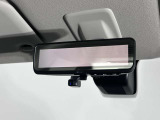 スマートルームミラー:車内の状況に関わらず、車両後方にあるカメラの映像をルームミラーに映します。
