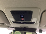 【SOSボタン】体調が悪くなったときや、事故に遭遇したとき、あおり運転にあっている時など、緊急時にボタンを押すと緊急サポートセンターにつながり、オペレーターが警察・救急への取次ぎを行います。
