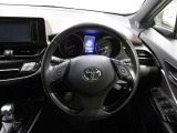各操作スイッチなどもハンドルから手を放すことなく操作可能で安全運転に支援いたします!