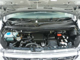 ◆エンジンルーム◆車の心臓部分のエンジンルームが汚いとトラブルの基になります。当店は専用の液剤を使って徹底的に綺麗にします。