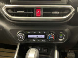 オートエアコン♪お好みの温度に設定するだけで車内を快適空間にしてくれますよ♪