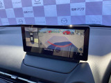 【360&deg;ビューモニター】  とても分かりやすい、クルマの上から見下ろしたような映像で、駐車サポートをしてくれます。