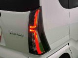 精悍なカスタム専用デザインのLEDリヤコンビネーションランプ(LEDストップランプ)で省電力・長寿命化を実現。