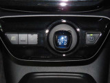 【DRIVE MODE】走り方を簡単に切り替えて、燃費・走り・快適性を最適化できる機能です。ワンタッチで走り方を選べ、燃費重視の普段使いからパワーのある走りまで乗りこなします。