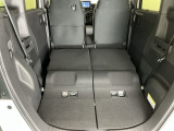 ゴルフバッグやベビーカー、キャンプギアもストレスなくスッポリ収まります。