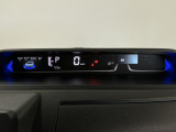 【メーターパネル】シンプルなデザインのメーターパネルは視認性が良く、必要な情報を運転手に分かりやすく伝えてくれます♪